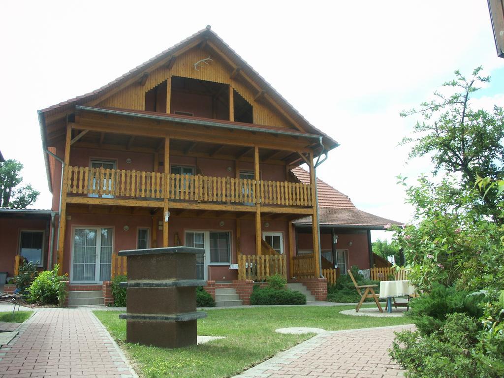 Charlottenhof Apartment *